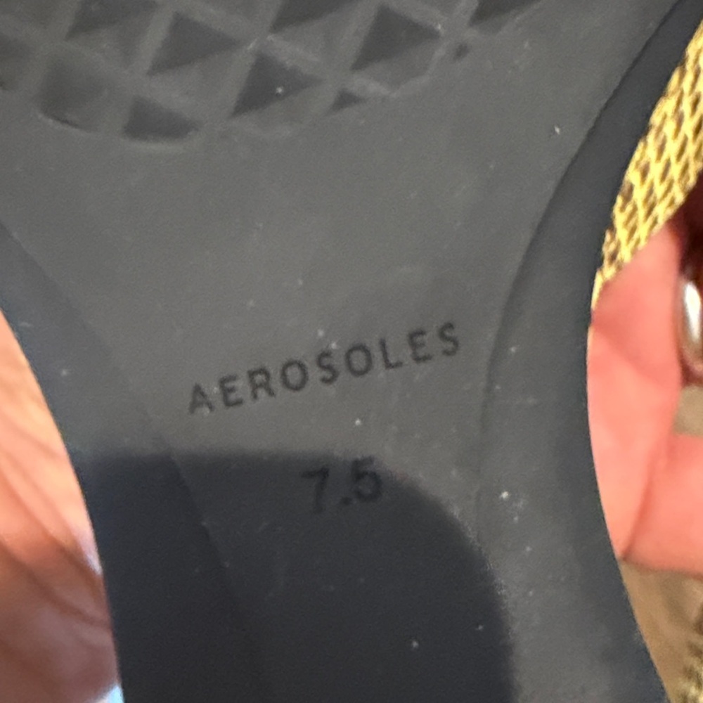 AEROSOLES Nixon Yellow Snakeskin Sandals nwt size 7.5 - Picture 9 of 12